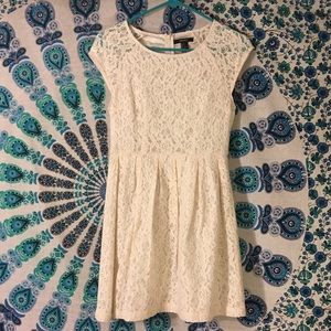 Short lace dress